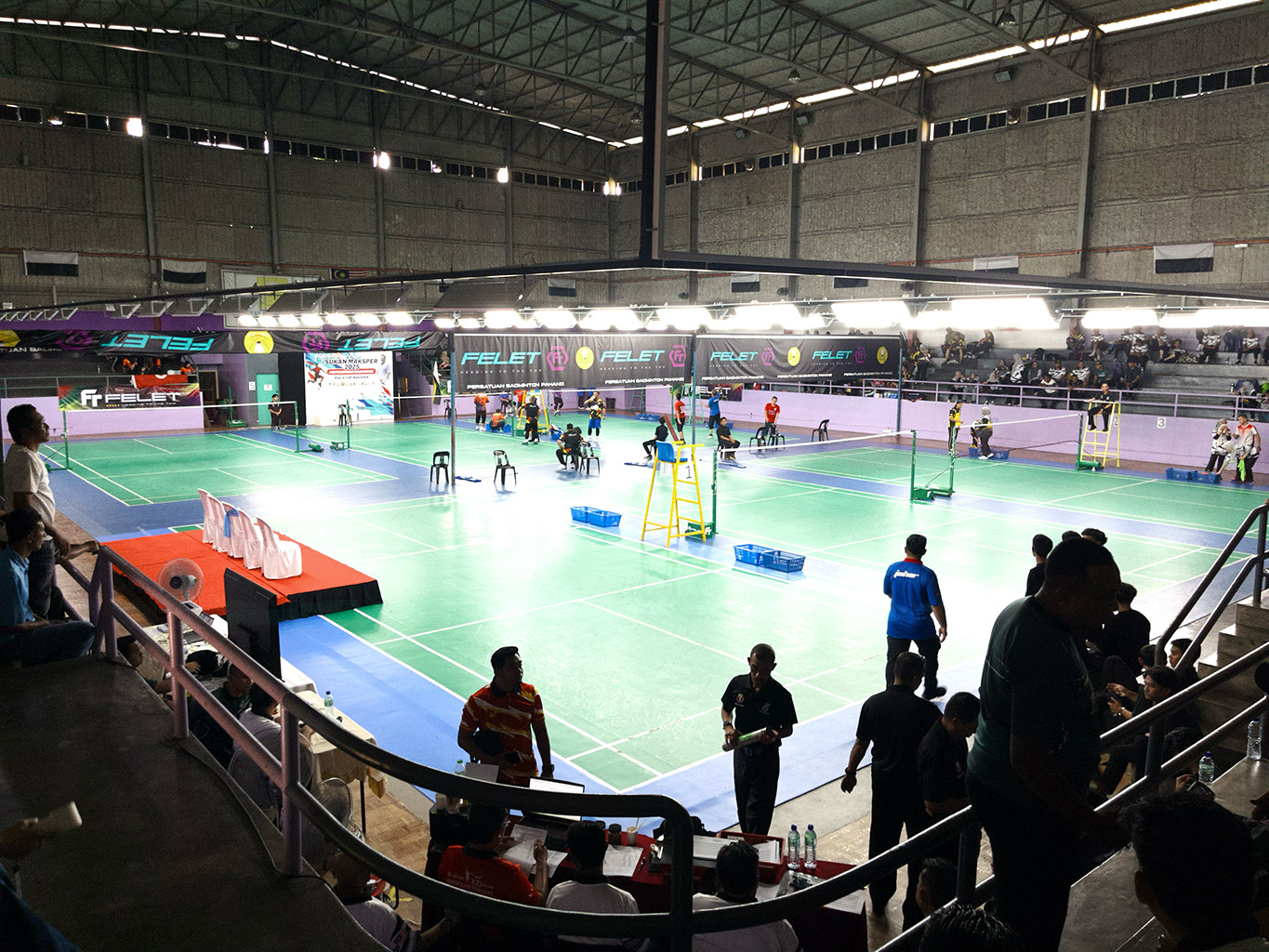 Badminton